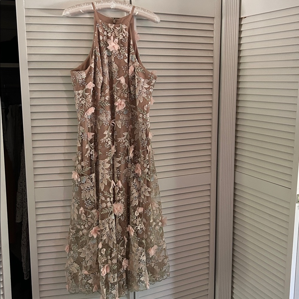 Rare, Dress the Population 3D floral dress w/high neck, size L, EUC